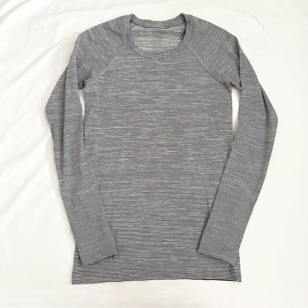 Lululemon swiftly speed long sleeve size 6 women’s black white stripe